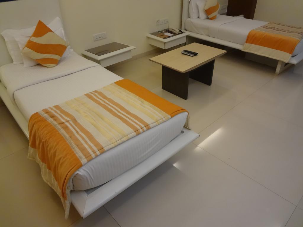 United 21 - Thane Room photo