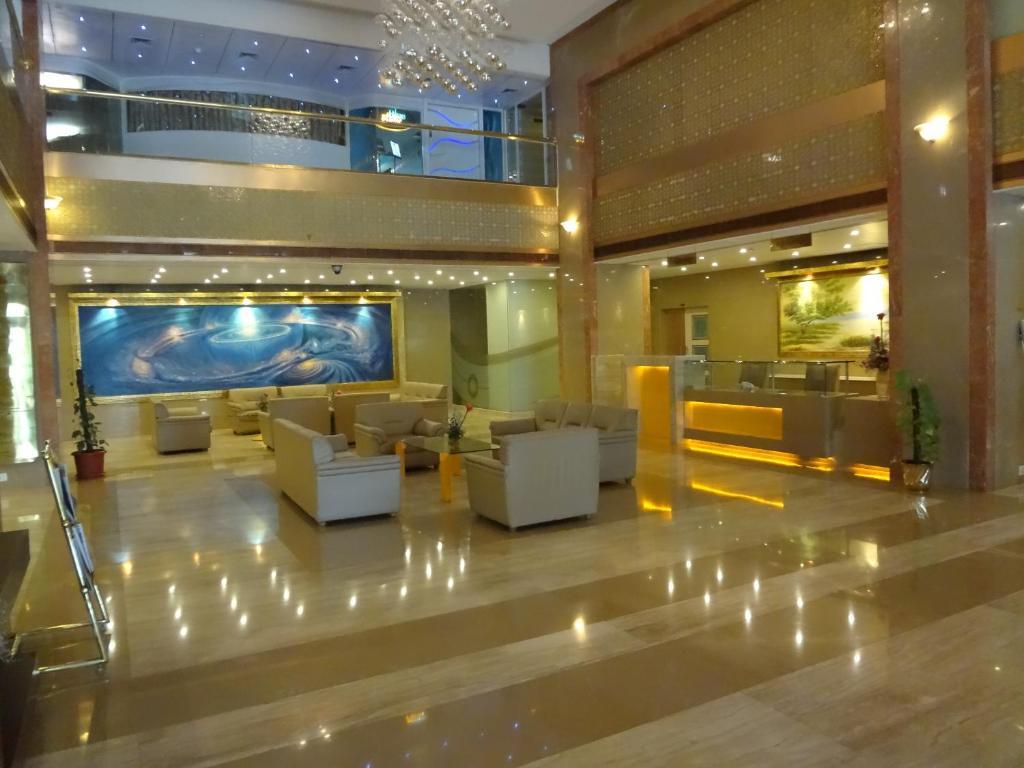 United 21 - Thane Exterior photo